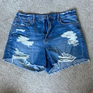 American Eagle 90s Boyfriend Shorts